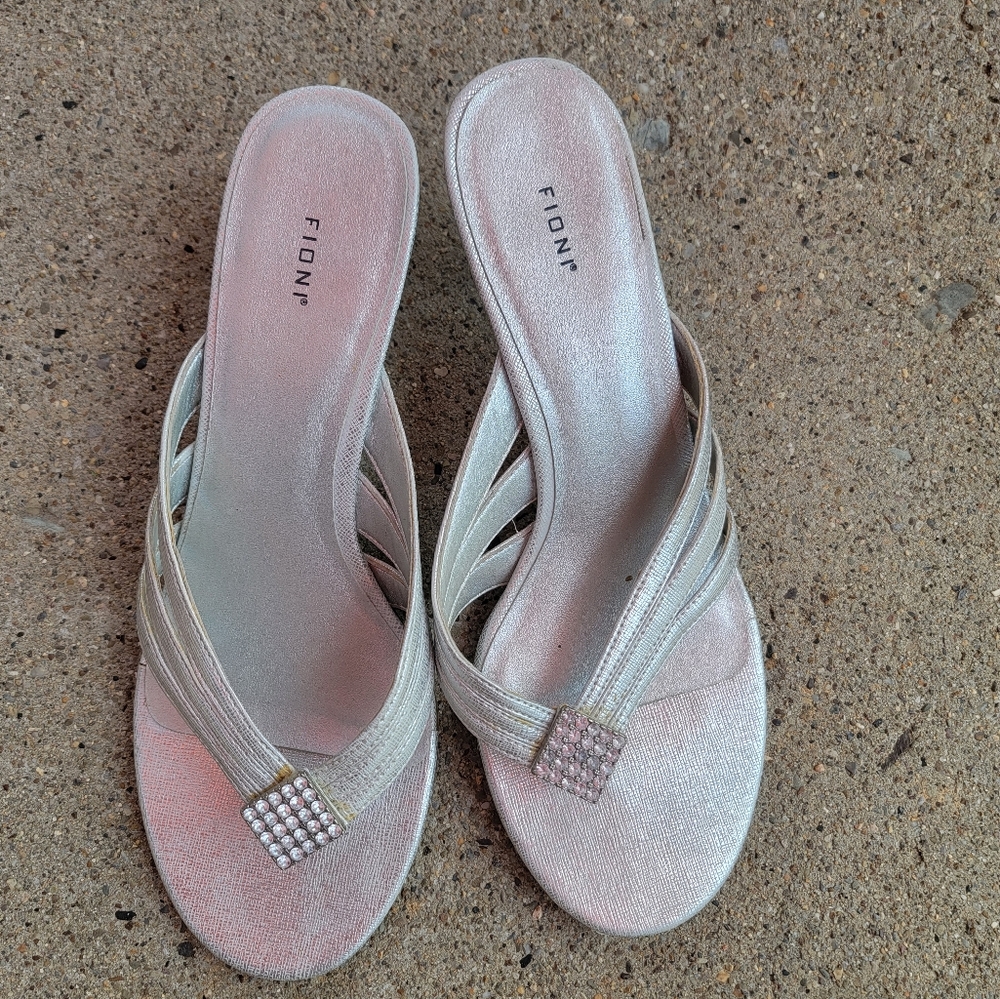 Fioni strapped heels